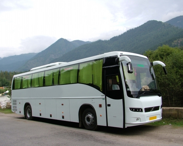 Delhi to Manali Luxury Volvo Bus Transfer